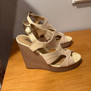 Lucky Brand 4.5” wedge sandals